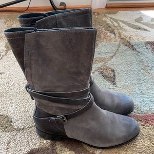 Grey suede Ugg motoboots barely worn super comfy!